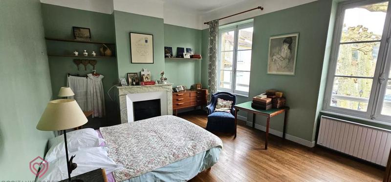 Maison de village - 242 m² - 10 pièces