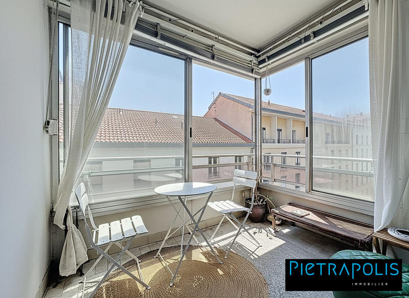 Appartement - 60 m² - 2 pièces