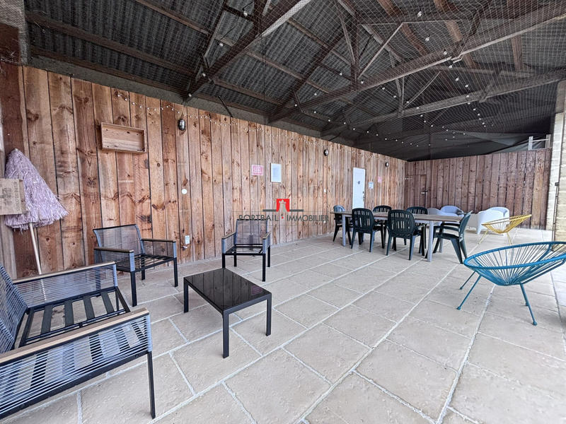 Maison - 300 m² - 11 pièces