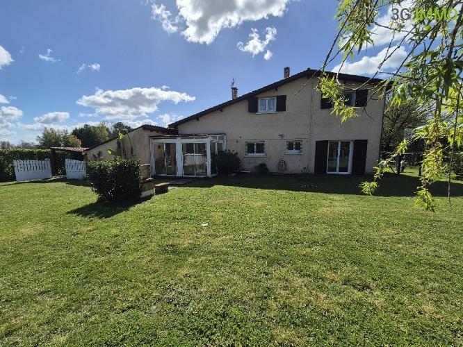 Maison traditionnelle - 145 m² - 7 pièces