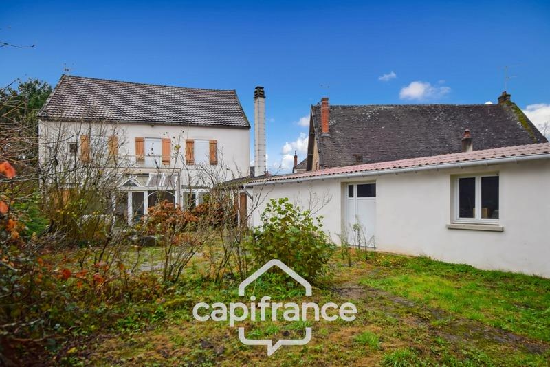 Maison - 233 m² - 12 pièces