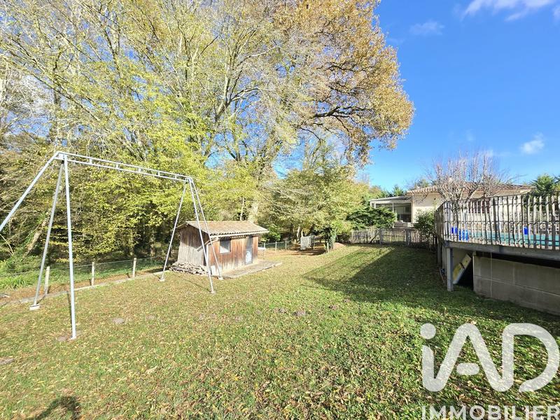 Maison - 212 m² - 8 pièces