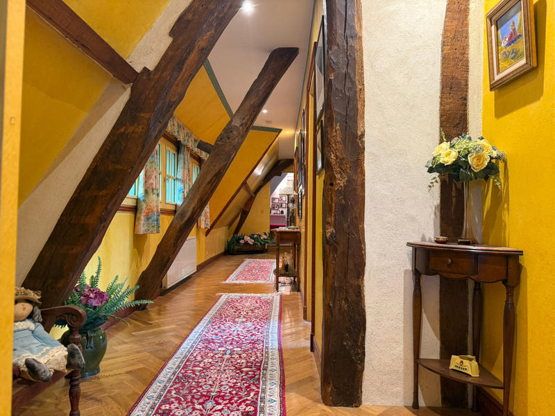 Maison - 238 m² - 8 pièces