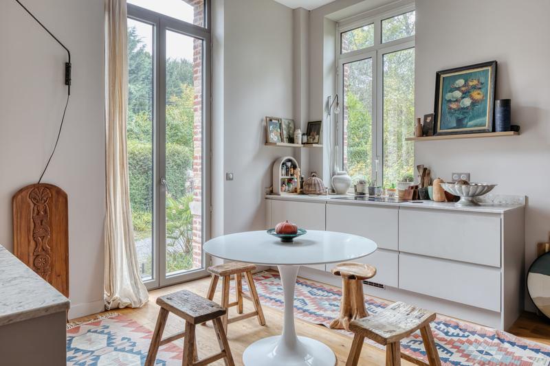 Maison - 313 m² - 13 pièces