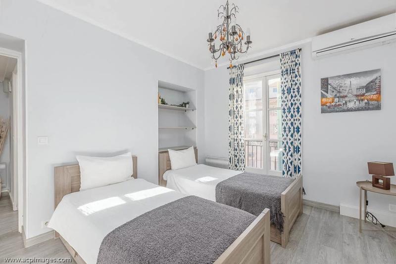 Appartement - 90 m² - 4 pièces