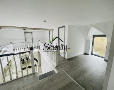 Maison - 260 m² - 6 pièces