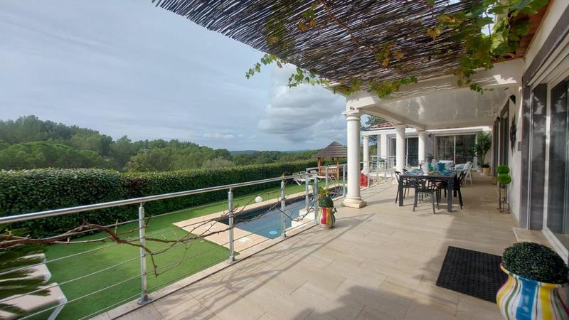 Villa - 166 m² - 5 pièces