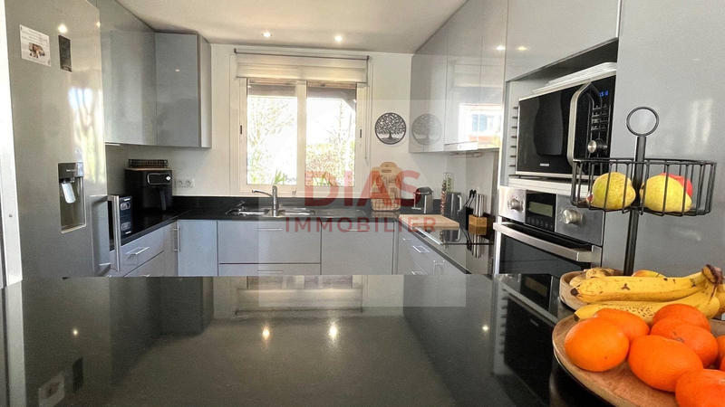 Maison - 87 m² - 6 pièces