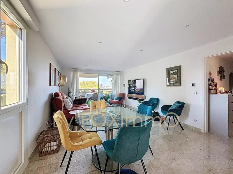 Appartement - 97 m² - 4 pièces