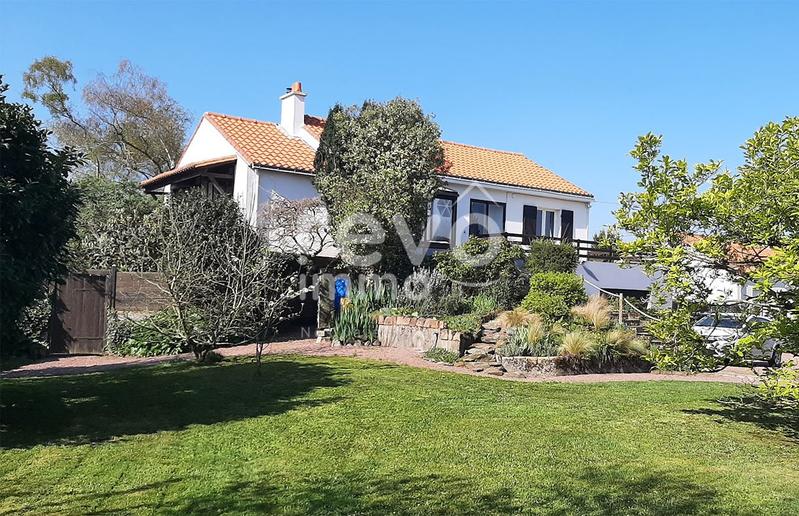 Maison - 137 m² - 6 pièces