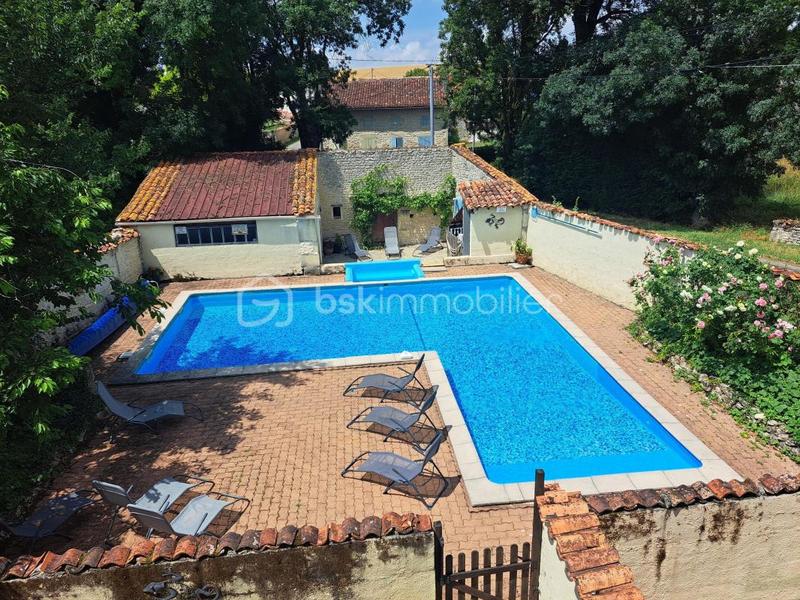 Propriété - 550 m² - 22 pièces