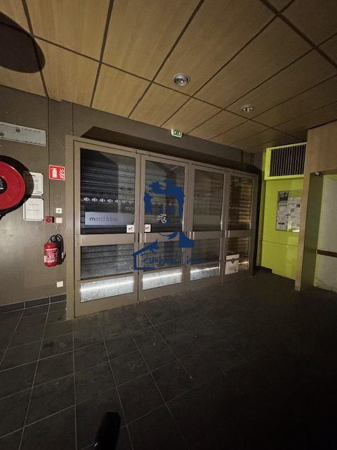 Local d'activités - 1 500 m²