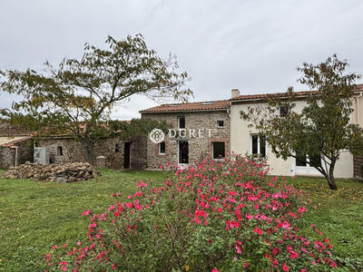 Maison - 161 m² - 6 pièces