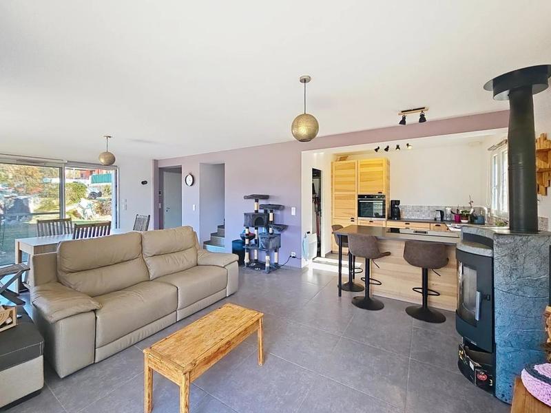 Maison - 94 m² - 4 pièces