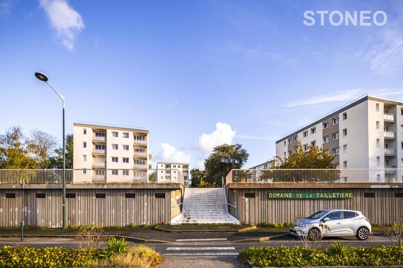 Appartement ancien - 80 m² - 4 pièces