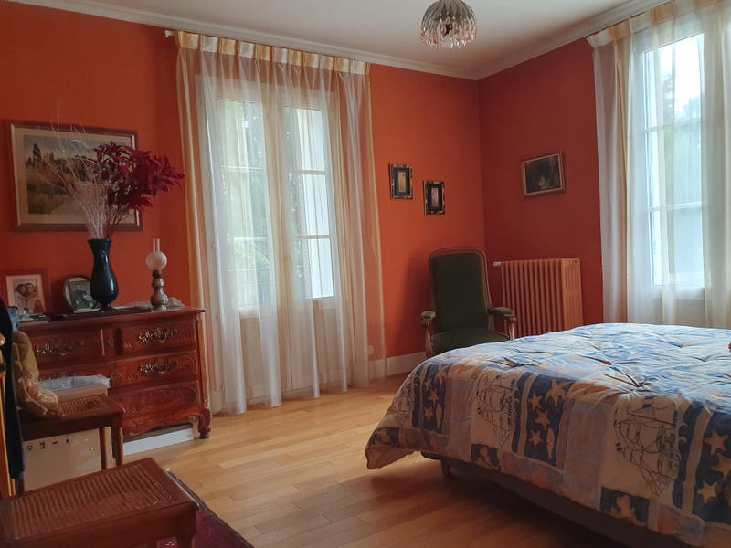 Maison - 230 m² - 7 pièces