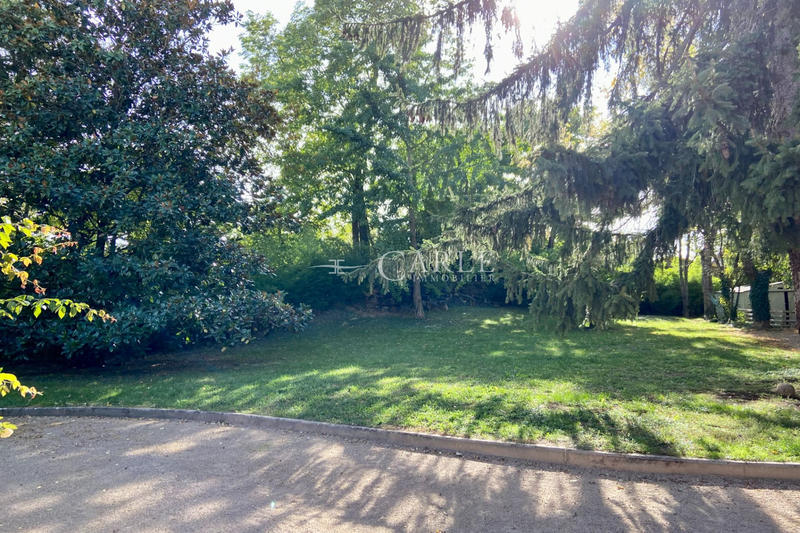 Maison - 330 m² - 8 pièces