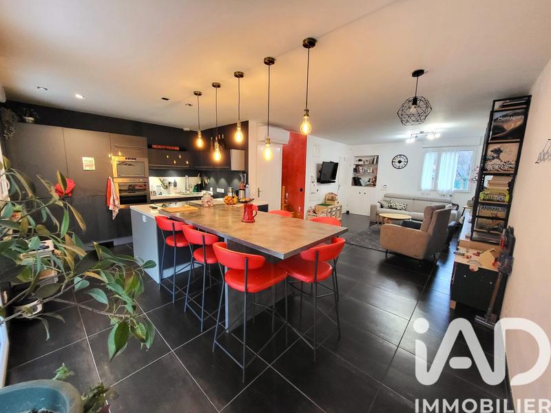 Maison - 93 m² - 4 pièces