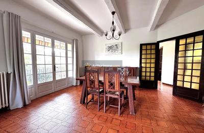 Maison - 186 m² - 7 pièces