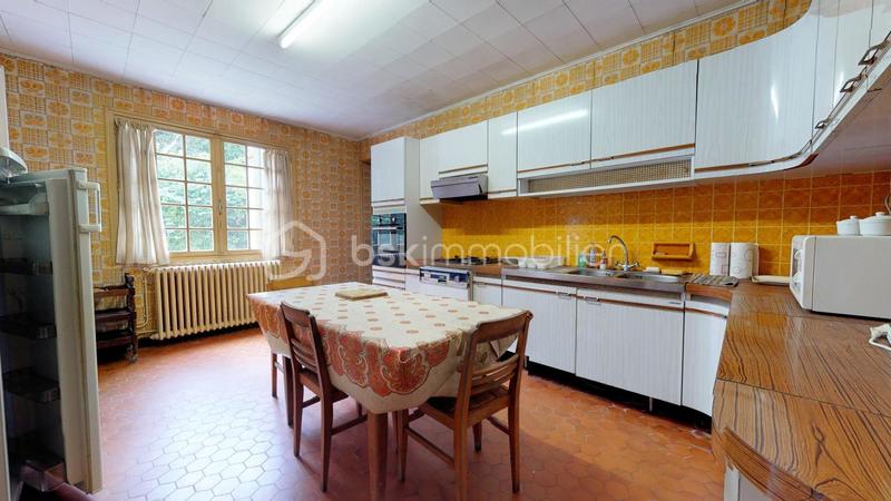 Château - 259 m² - 8 pièces