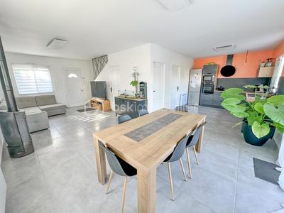 Maison - 90 m² - 4 pièces