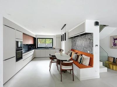 Maison - 181 m² - 7 pièces