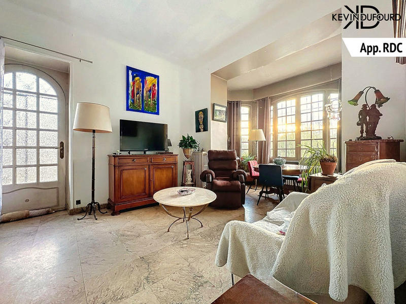 Maison - 290 m² - 10 pièces