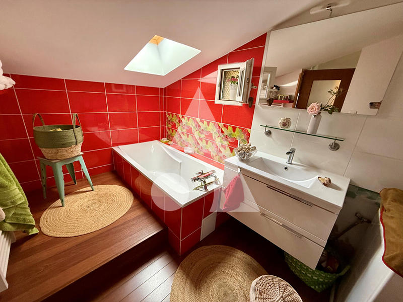 Maison - 110 m² - 4 pièces