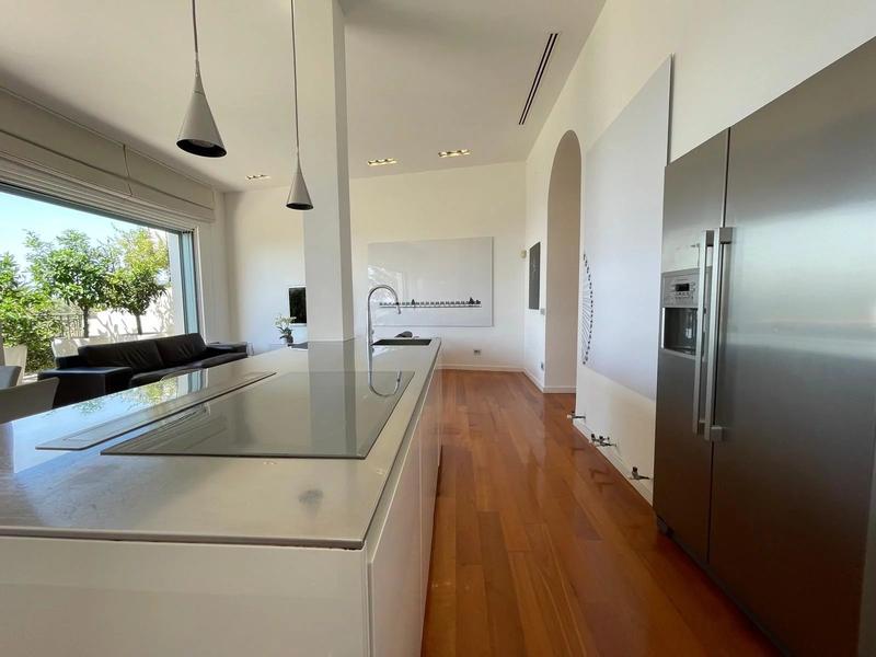 Appartement - 143 m² - 4 pièces