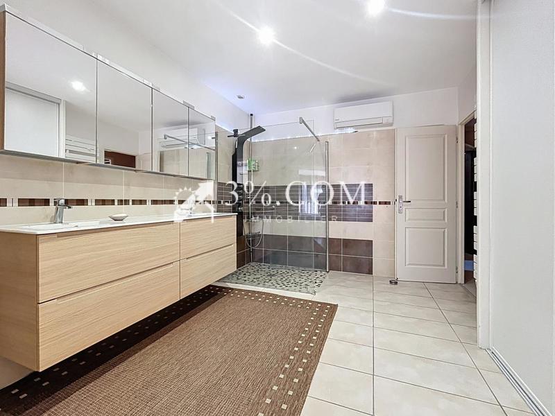 Maison - 182 m² - 8 pièces