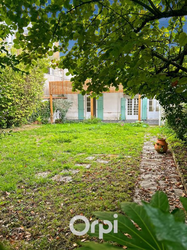 Maison - 231 m² - 8 pièces