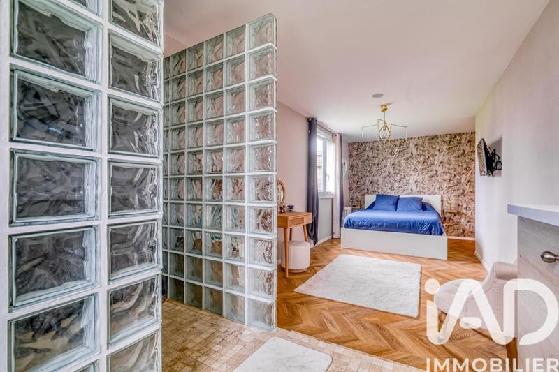 Appartement - 90 m² - 4 pièces