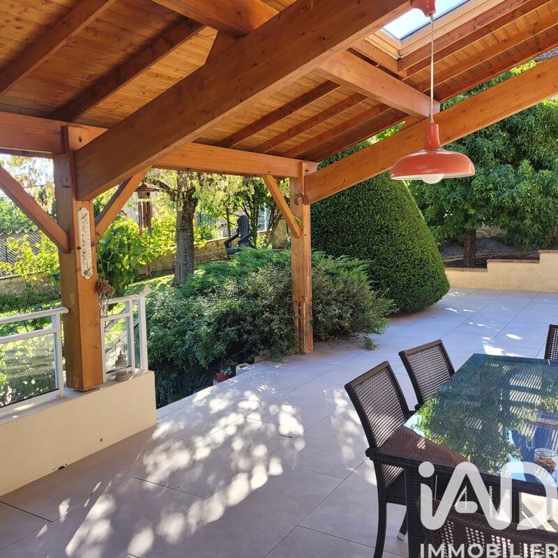 Maison - 184 m² - 6 pièces