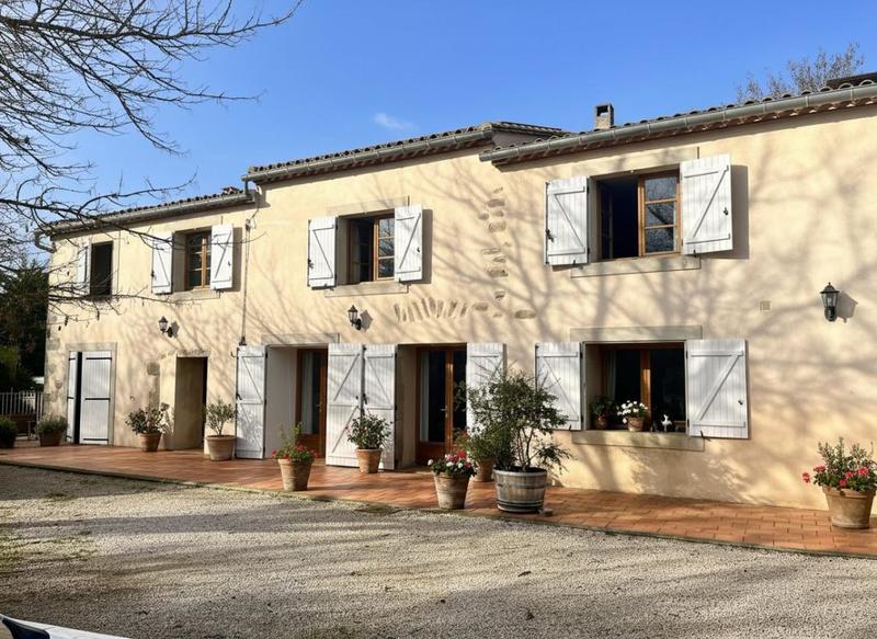 Maison - 462 m² - 21 pièces