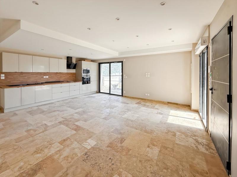 Appartement - 80 m² - 4 pièces