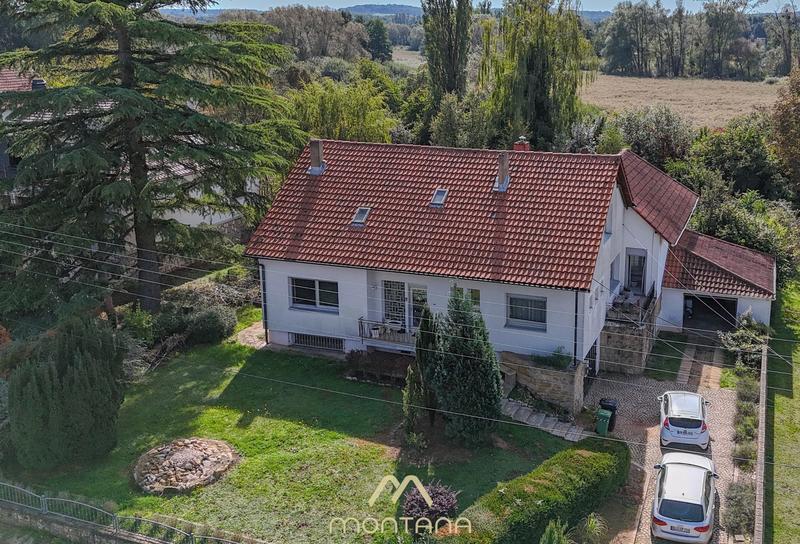 Maison - 238 m² - 7 pièces