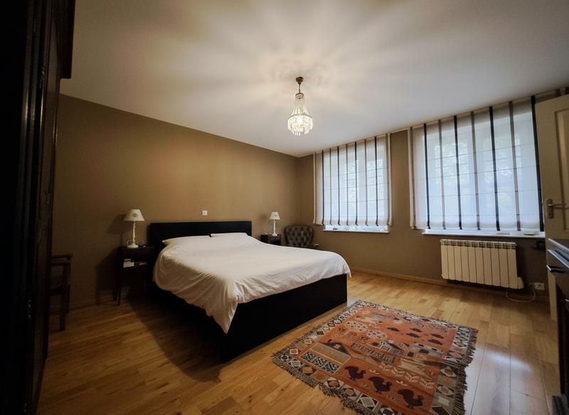 Maison - 213 m² - 10 pièces