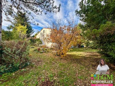 Immeuble - 90 m² - 2 pièces