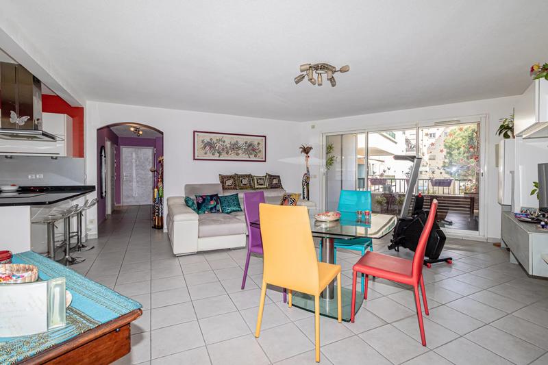 Appartement - 85 m² - 4 pièces