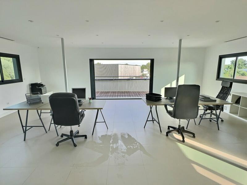 Bureau - 81 m²