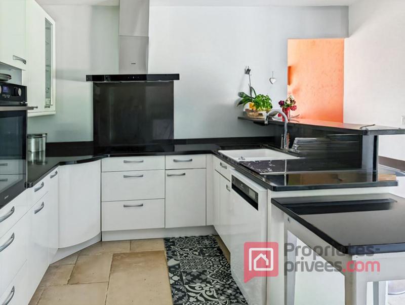 Maison - 274 m² - 12 pièces