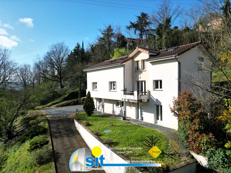 Maison - 194 m² - 8 pièces