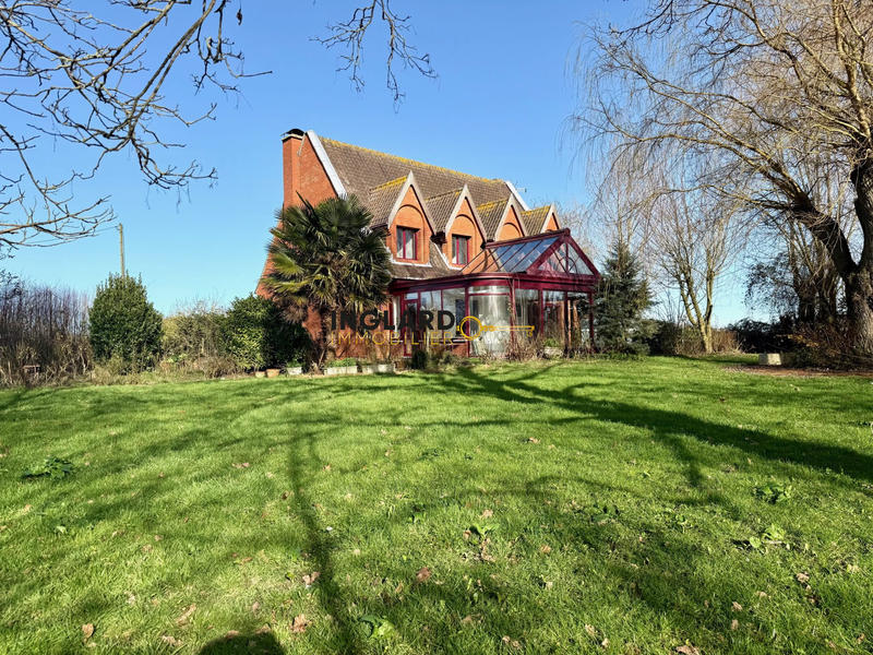 Maison - 205 m² - 8 pièces