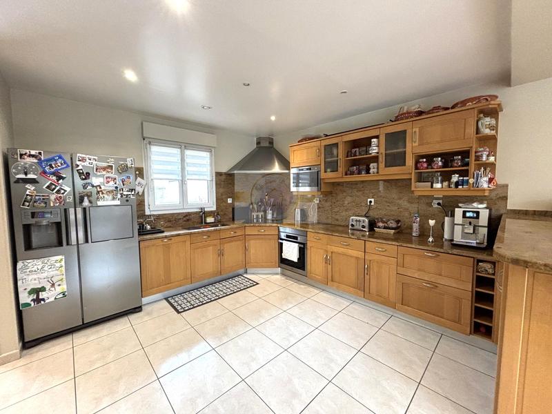 Maison traditionnelle - 135 m² - 6 pièces