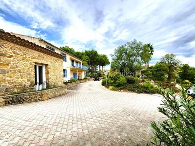 Villa - 214 m² - 9 pièces