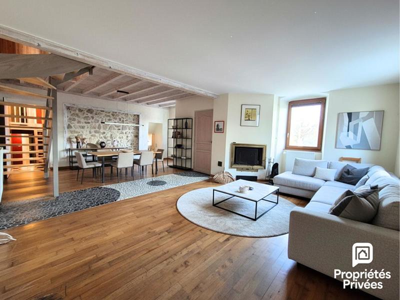 Maison - 193 m² - 6 pièces