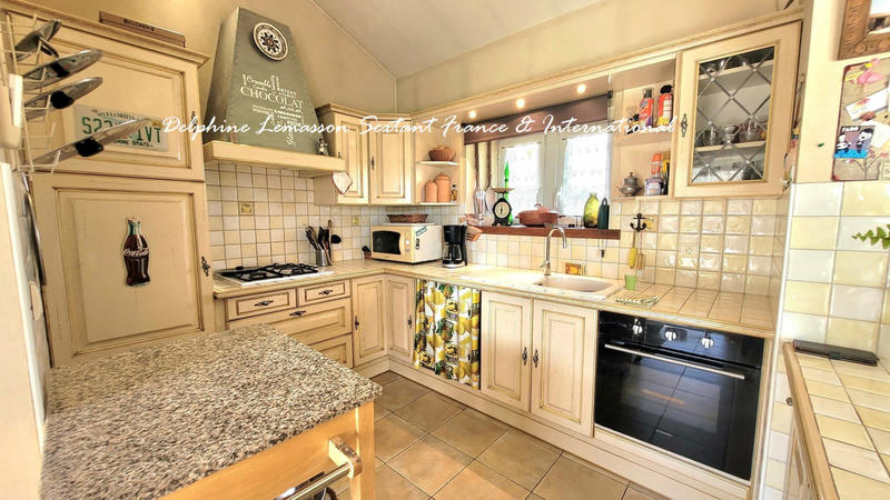 Maison - 435 m² - 13 pièces