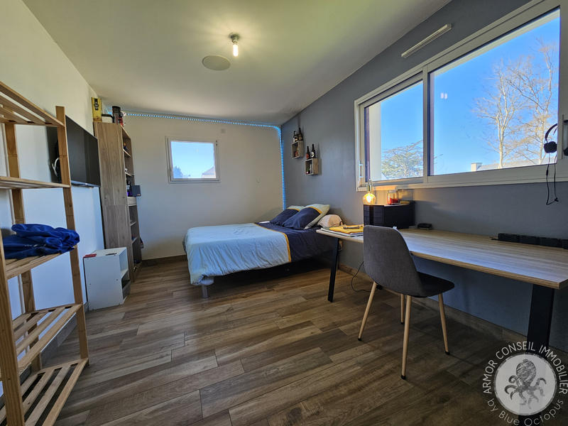 Maison - 203 m² - 6 pièces