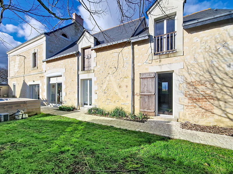 Maison - 205 m² - 9 pièces