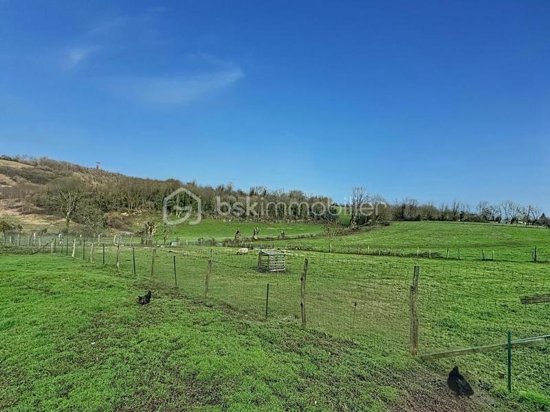 Maison - 5 432 m² - 5 pièces